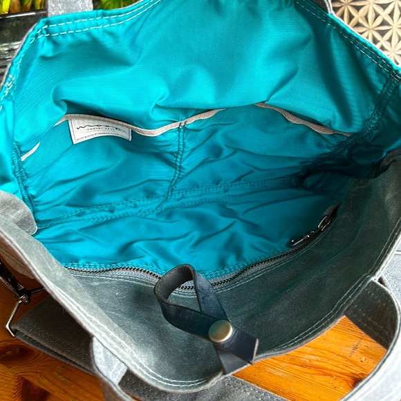 MOOP canvas bag - THE PAPERBACK IN SHARK - Picture 5 of 5